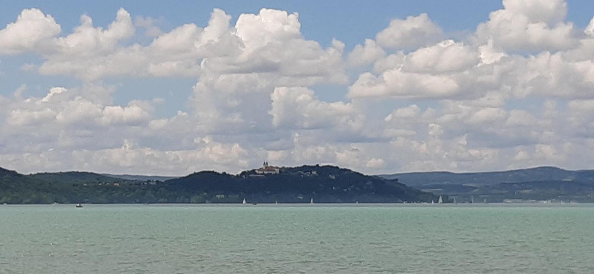 Estike Nyaralo Merevfalu Kerti Medencevel Zamárdi Exterior foto