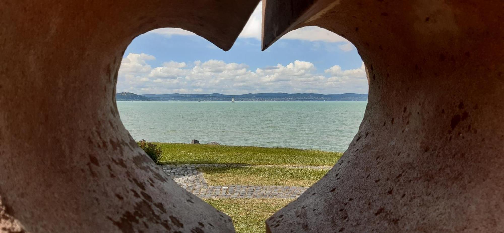 Estike Nyaralo Merevfalu Kerti Medencevel Zamárdi Exterior foto